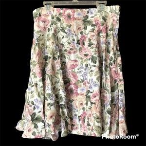 Vintage Skirt 80’s/90’s Floral Swishy Mini by Decked Out Size Med/Lg Flirty